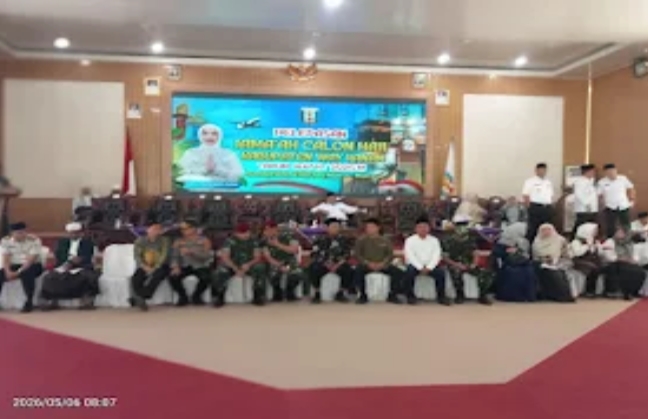 Bupati Ayu Asalasiyah Lepas 224 Jamaah Haji Way Kanan, Penuh Haru dan Doa