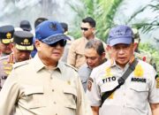Prabowo Minta Aturan Pembukaan Lahan Direvisi dan Perbanyak Alat Berat Cegah Karhutla