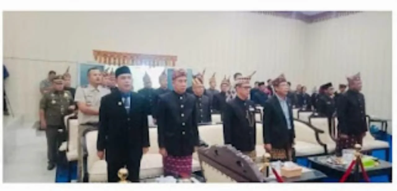 AGUS CIK, PIMPIN RAPAT PARIPURNA ISTIMEWA DPRD, DALAM RANGKA HUT KE XI KABUPATEN PESISIR BARAT TAHUN 2024